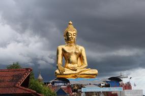 Buddha Golden statue