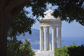 Ludwig Salvador temple