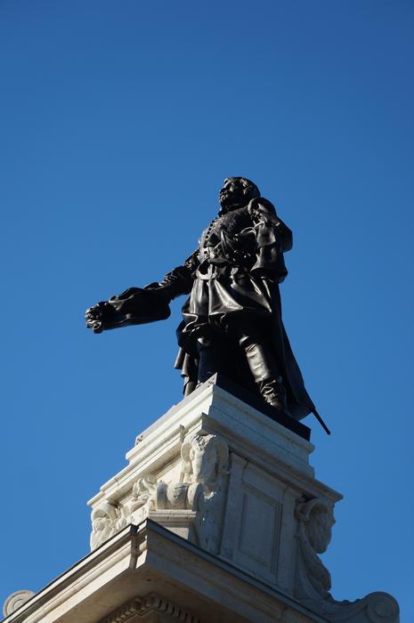 Quebec Monument Statue