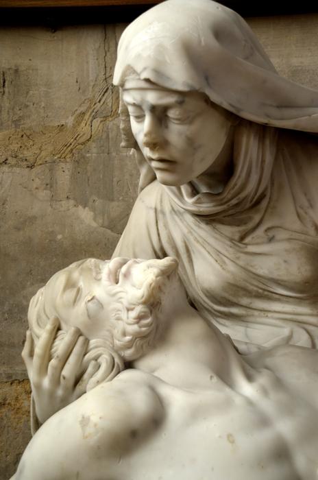 pieta, Virgin Mary cradling the dead body of Jesus