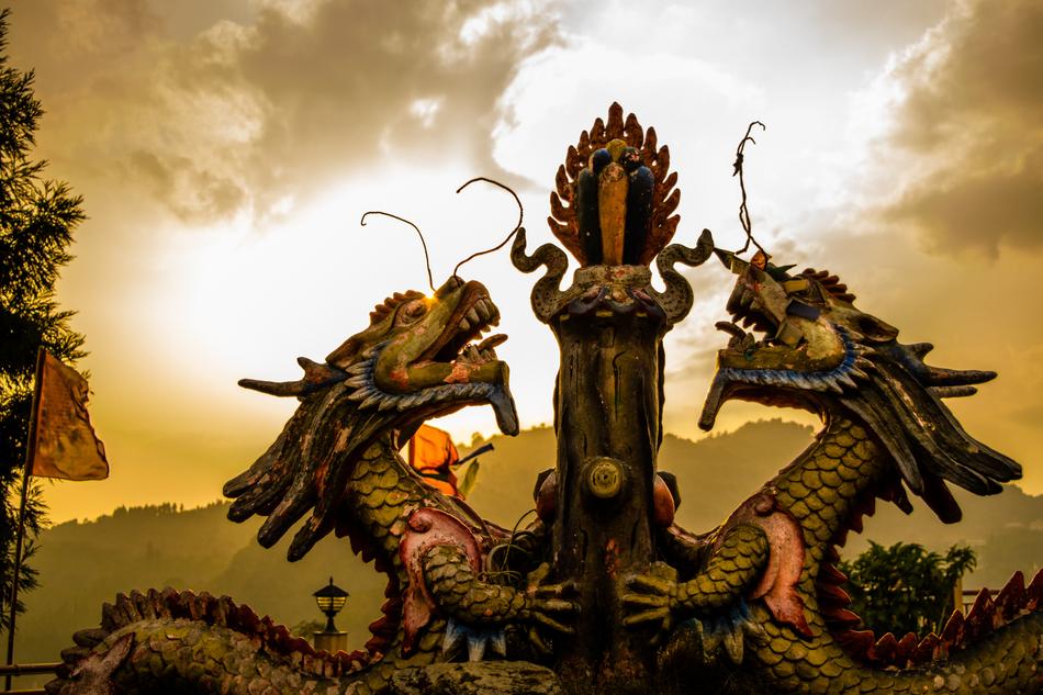 decoration of a Buddhist temple in the form of twin dragons in China