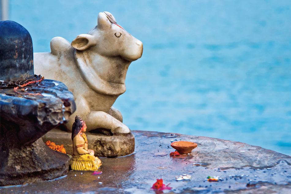 Murti India statue