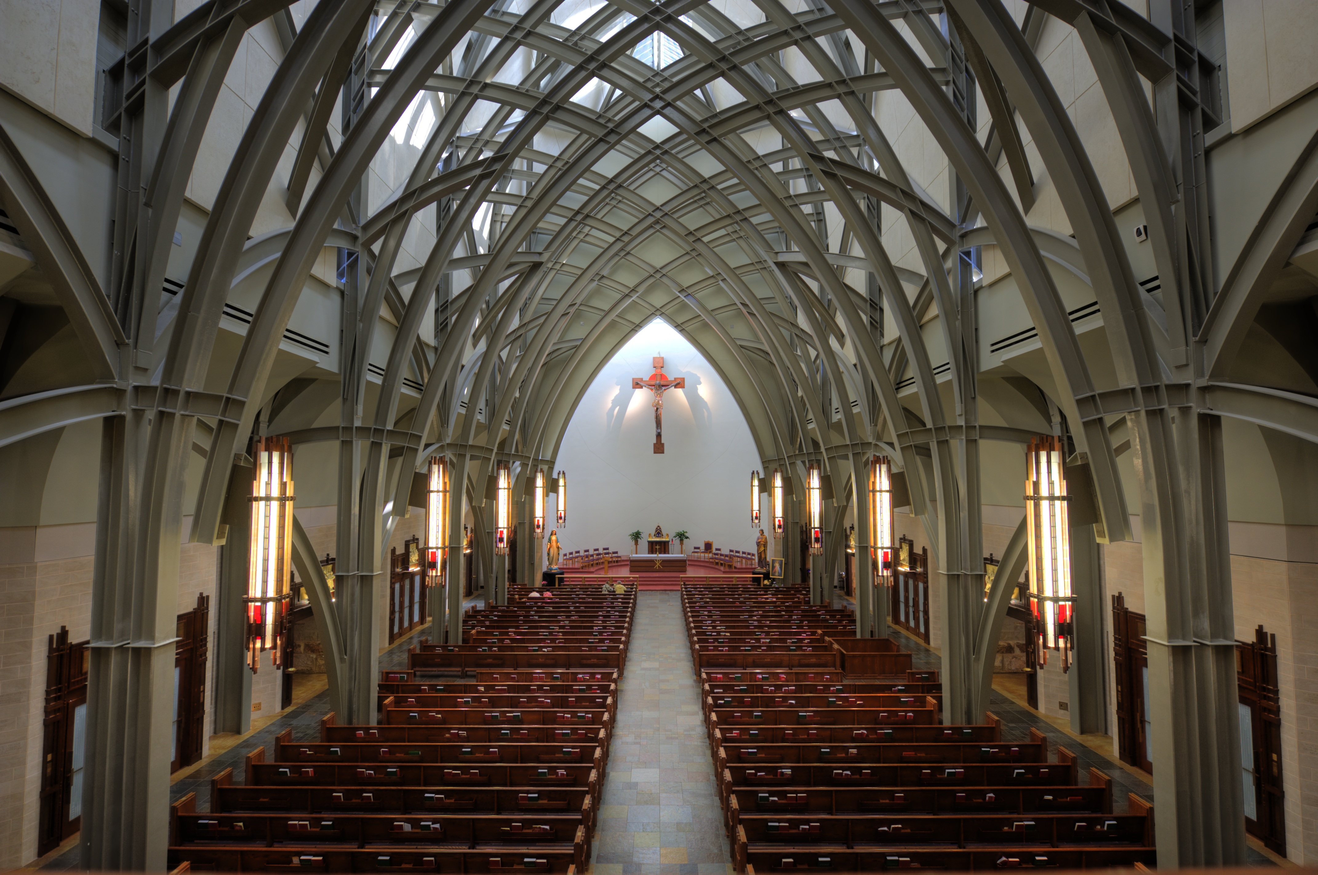 фото католического храма внутри