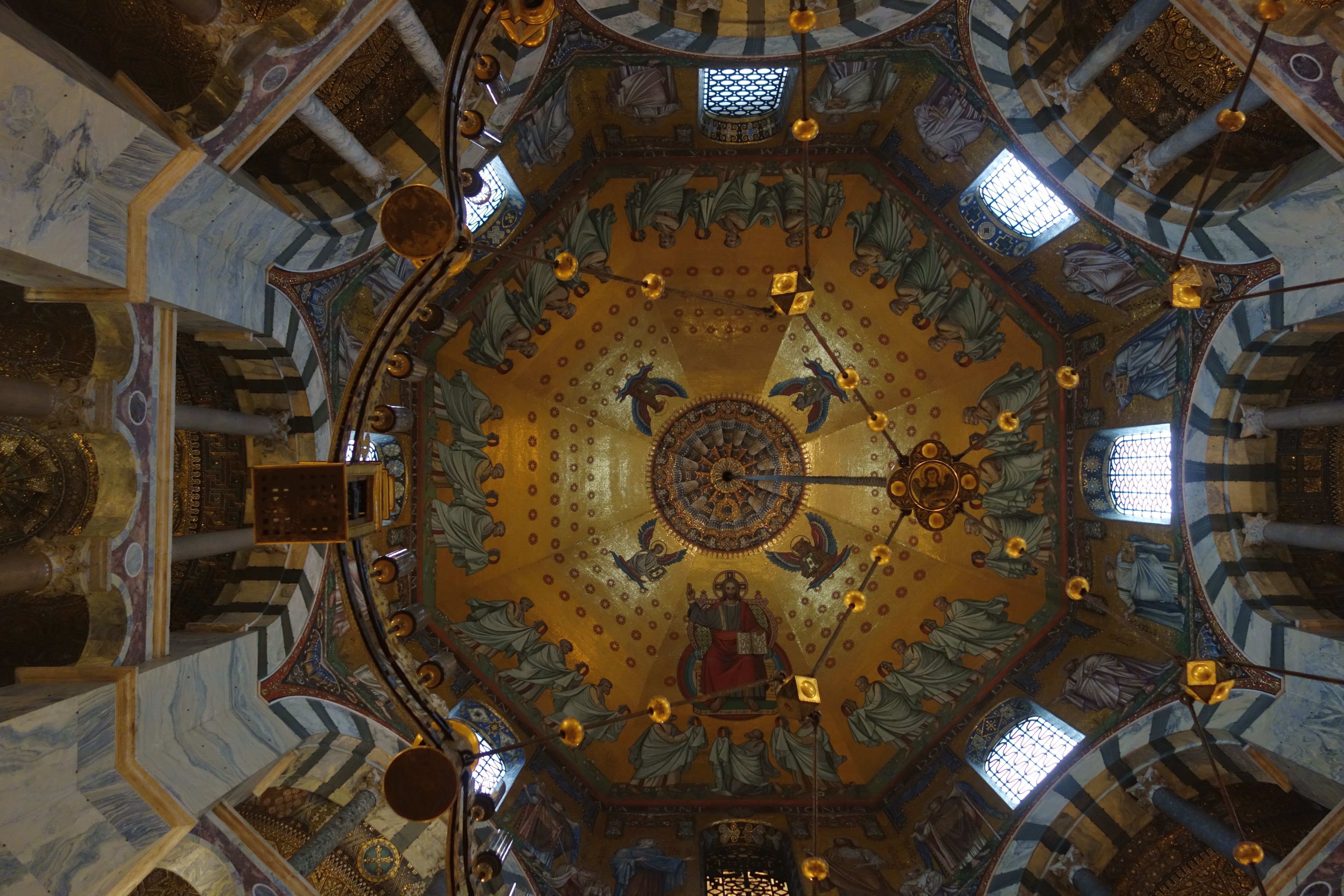 купол храма изнутри