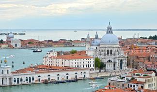 impressively beautiful lagoon in Venezia