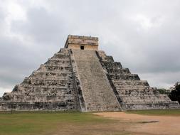 Mayan ruins in Chichen Itza