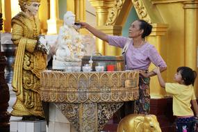 Myanmar Yangon Shwedagon temple people