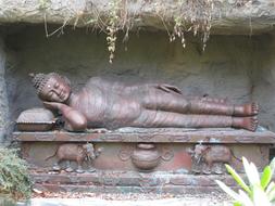 Old Buddha Religion Statue