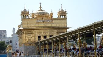tourism in the golden temple in amritsar