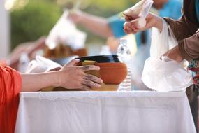 hands bowl