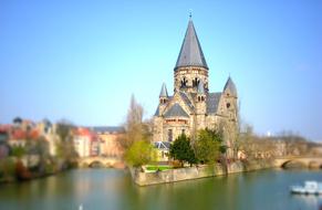 Moselle Metz temple