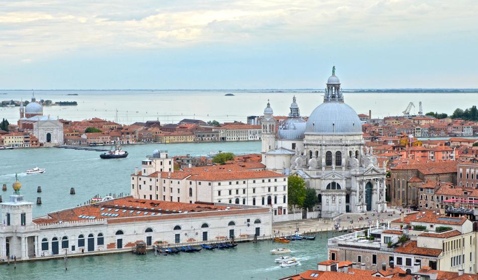 impressively beautiful lagoon in Venezia