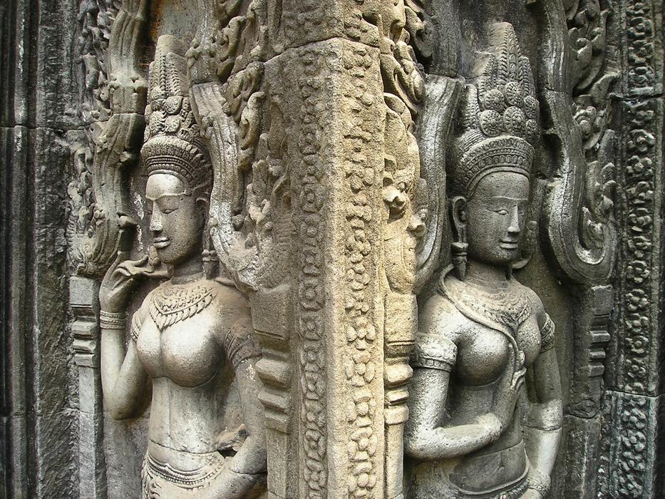 Beautiful, shiny statues in the Angkor Wat in Cambodia
