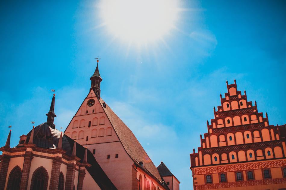 Freiberger Dom and sun