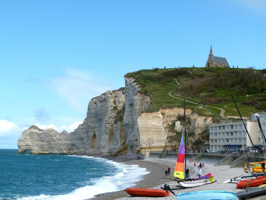 Cliffs Sky boat