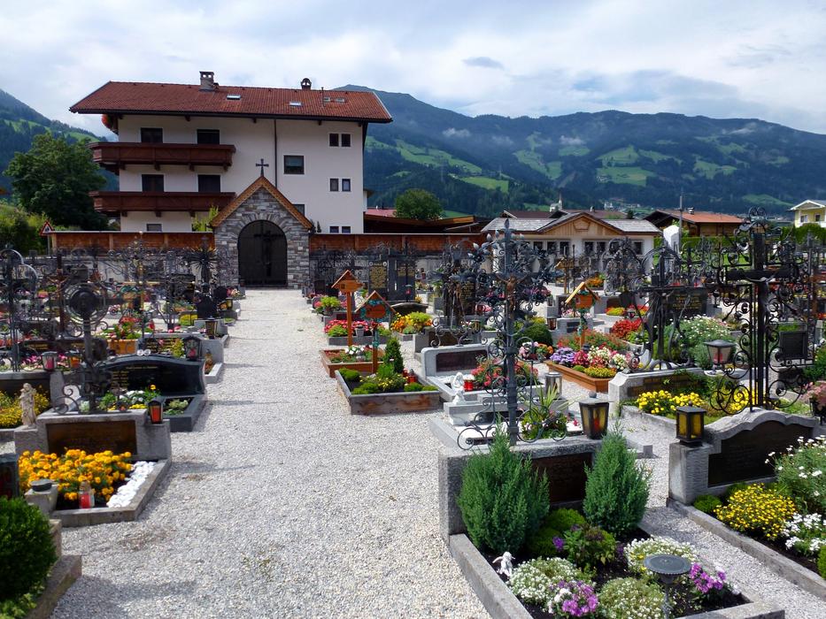 graveyard in the mountains in Uderns
