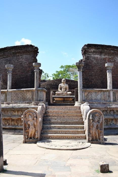 photo of the ruins of the city of Polonnaruwa, Sri Lanka