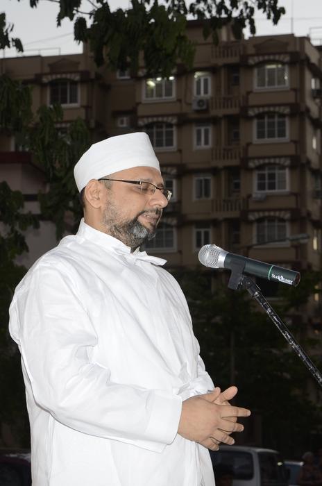 Parsi Parsee Priest