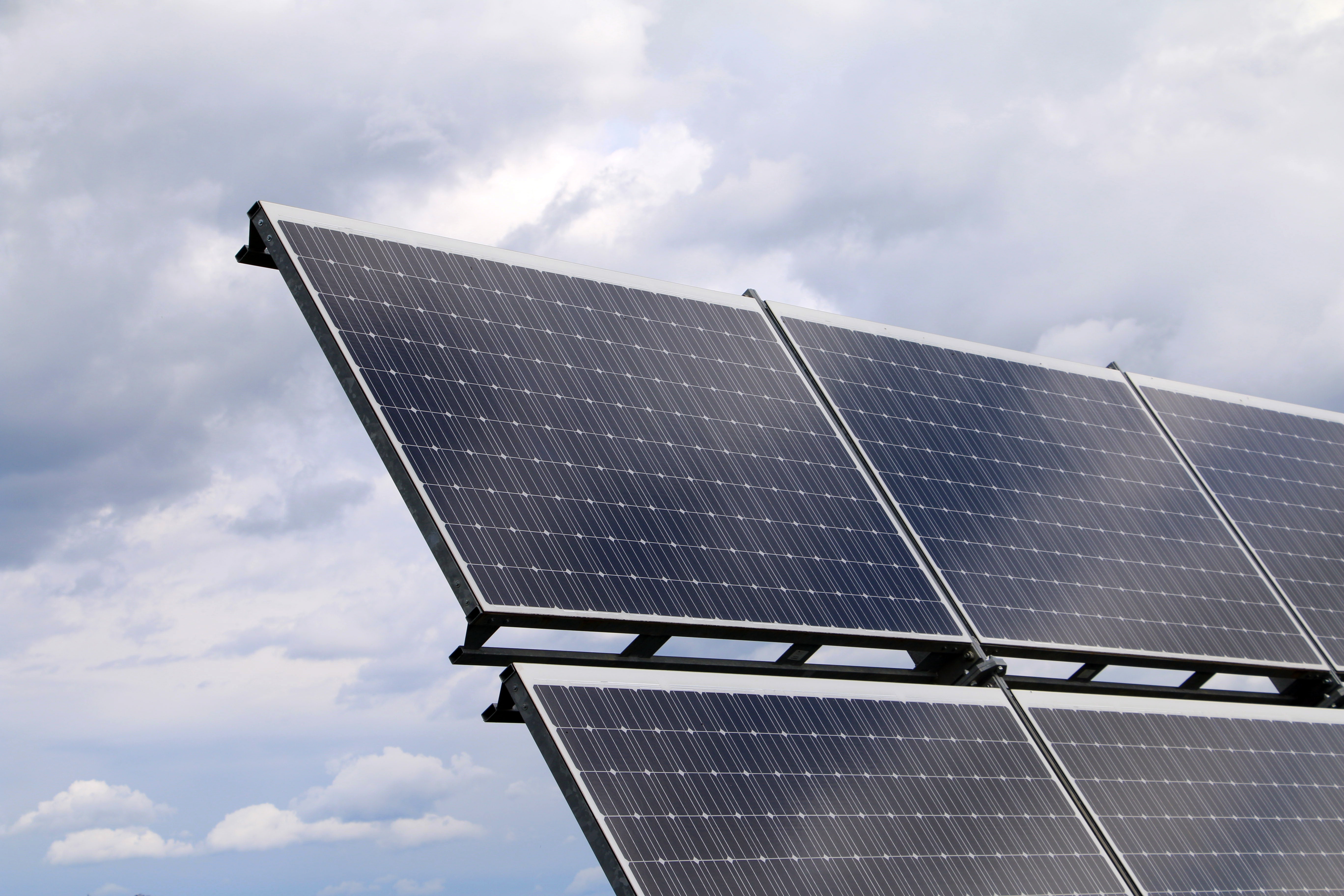 Проект солнечных панелей. Солнечные панели Хевел. Солнечная электростанция. Электростанция на солнечных батареях. Фотоэлектрический модуль.