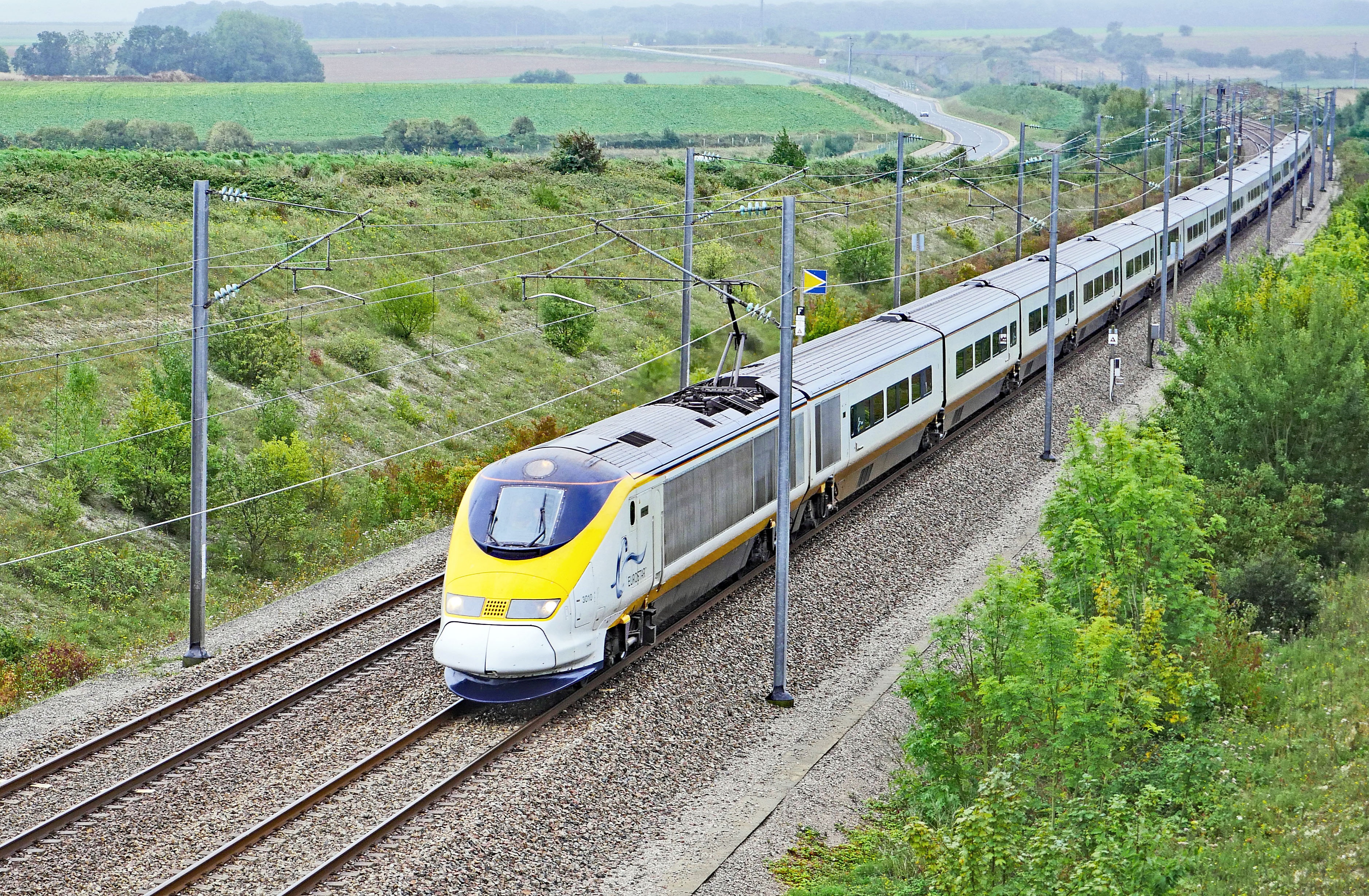 Железные дороги бывают. Поезд Eurostar. Евростар поезд грузовой. Eurostar Train Speed. Евростар поезд маршрут.