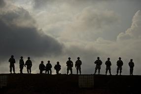 Silhouettes Military