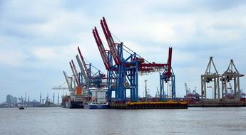 Cranes Port