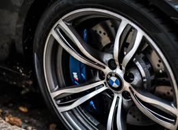 alloy wheels of the BMW M5