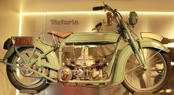 Victoria, Vehicle, retro