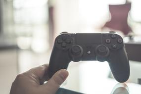 console Playstation hand