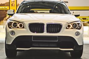 Auto Bmw white