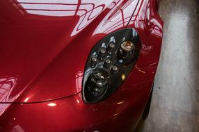 Auto Alfa Romeo Spotlight red