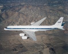 Airplane Flying Dc 8