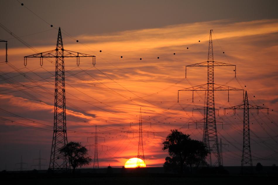 The current increases the energy of the red sun