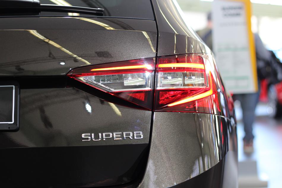 Car Škoda Superb
