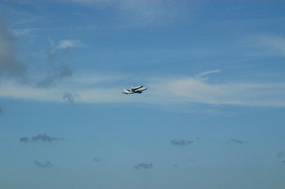 Space Shuttle Piggyback in air