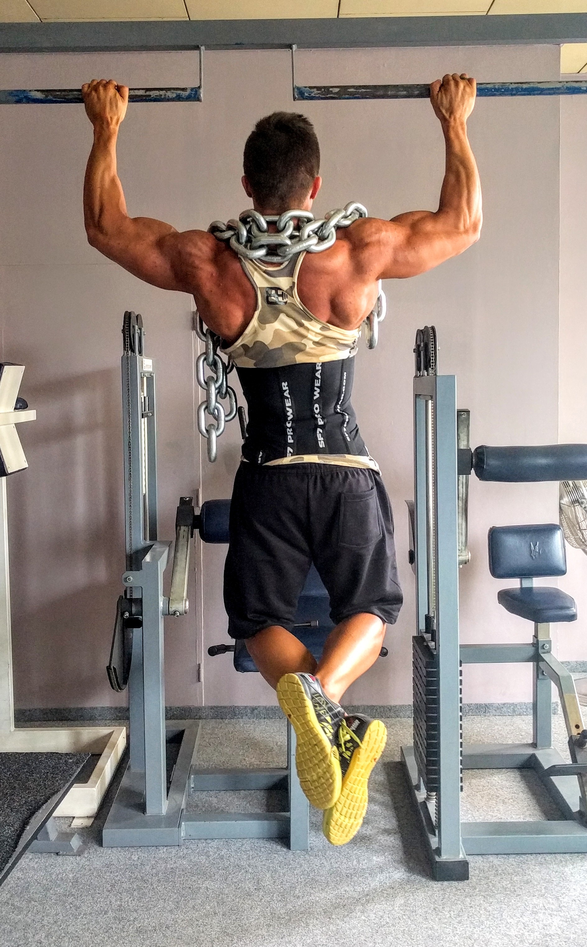 Pull ups упражнение