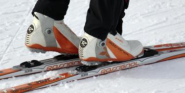 Country Skiing orange