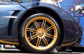 Car Wheel with yellow rim