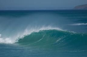 macro photo of blue ocean waves