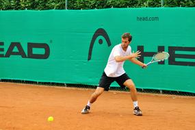 photo of Albert Ramos Vinolas on the tennis court