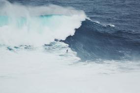Wave Surfer Ocean white