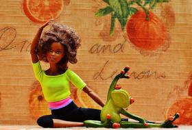 barbie and the frog yoga pose