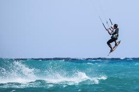 Kitesurfing sea wave