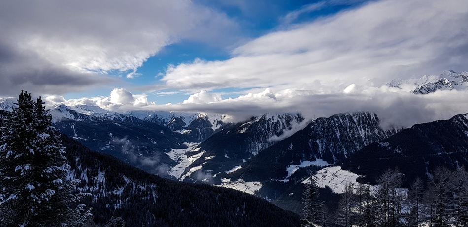Winter Mountains sky