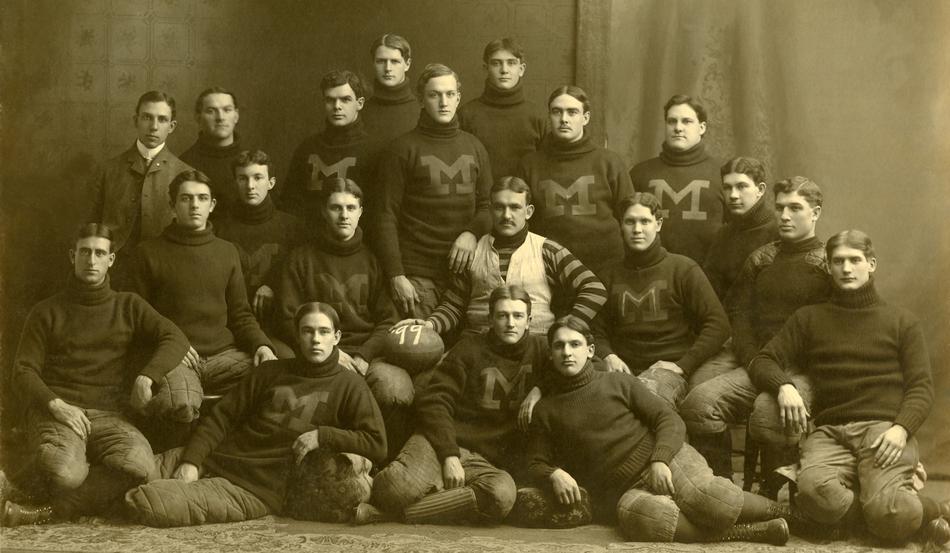 Retro photo of the American Football team of 'Michigan Wolverines' in 1899