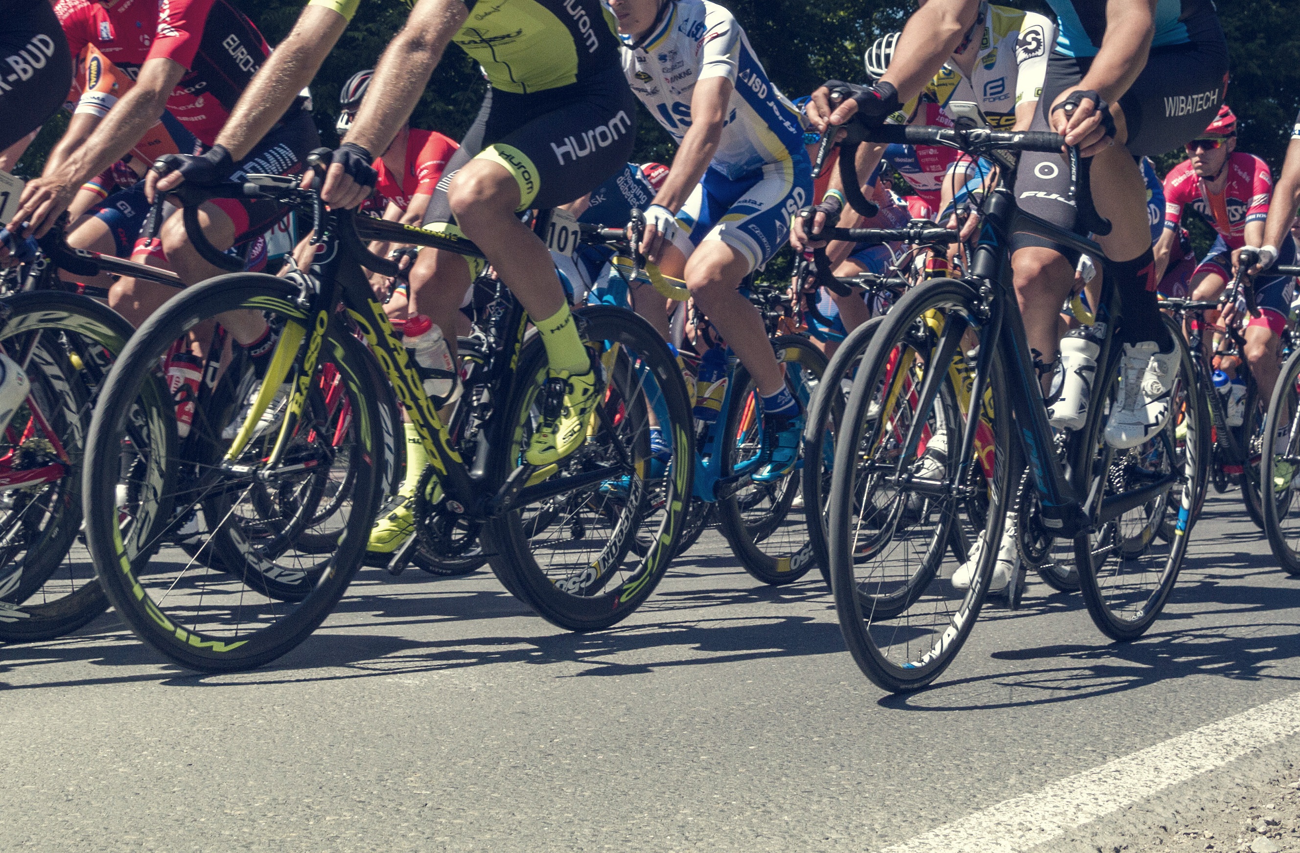 Cycle racing. Садовое кольцо велофестиваль. Соревнования велосипедистов. Московский велофестиваль. Велофестиваль в Москве.