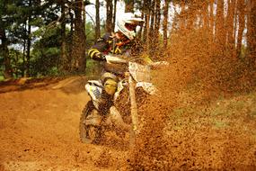 Enduro in sand