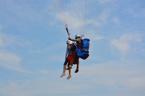 Paragliding as an adventure for two