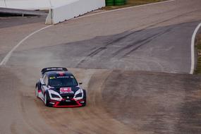 Auto on Rallycross