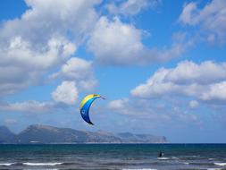 Kitesurfer Sport over Sea